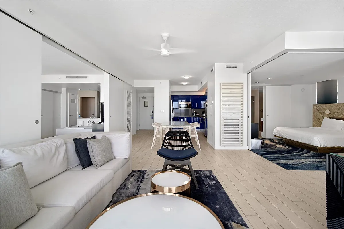 Building Photo - 3101 Bayshore Dr #1102