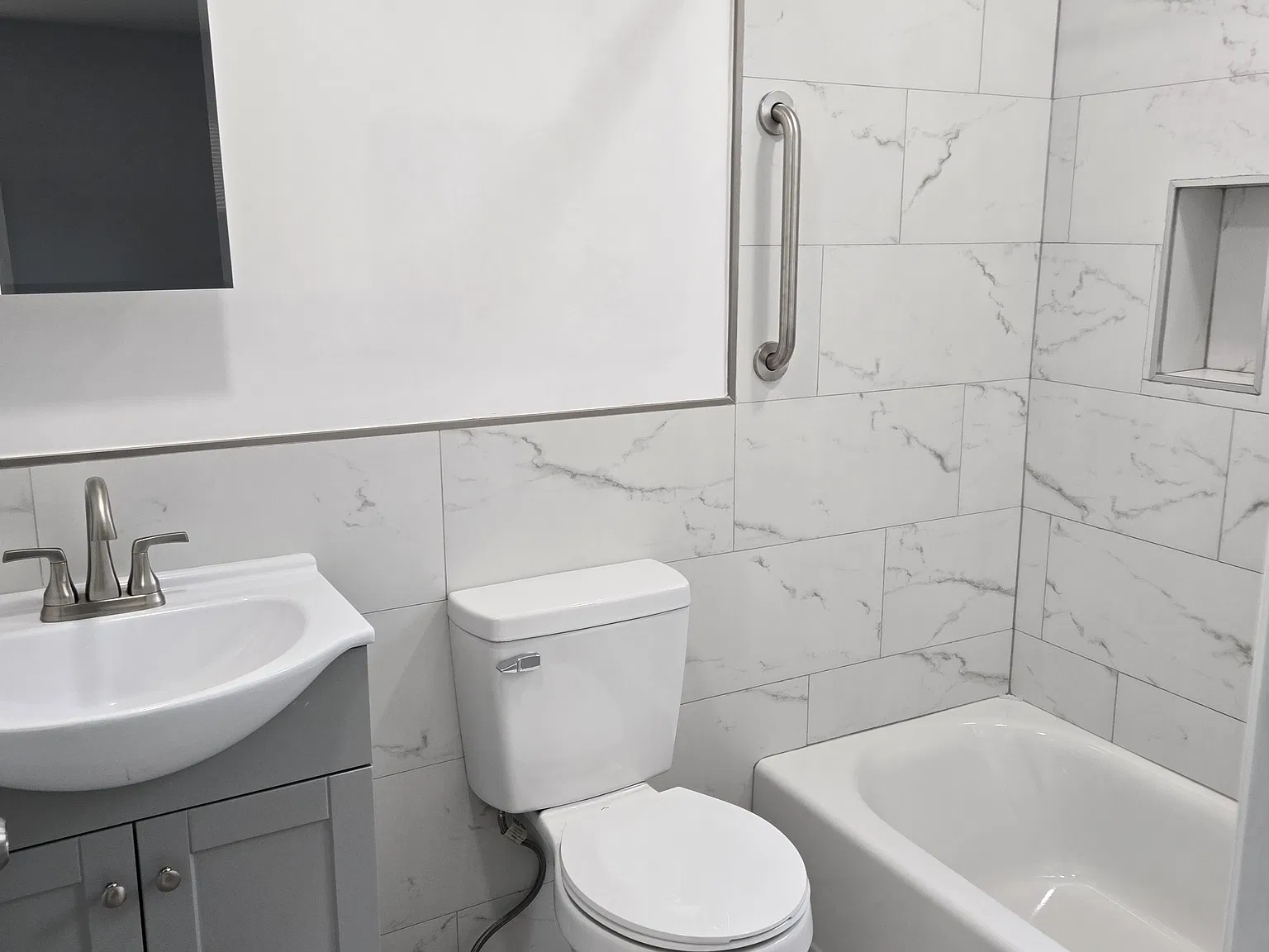3 bed, 2.5 bath, 1200 sqft, $3,750 — Photo 3