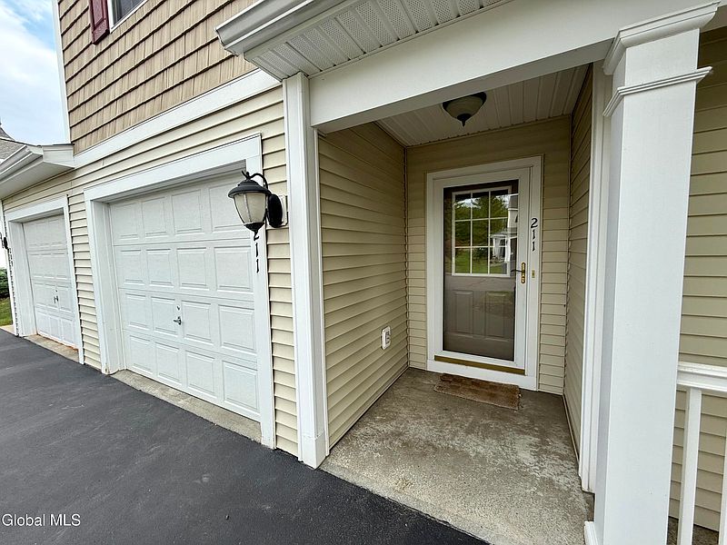 3rd image of 211 Linden Court