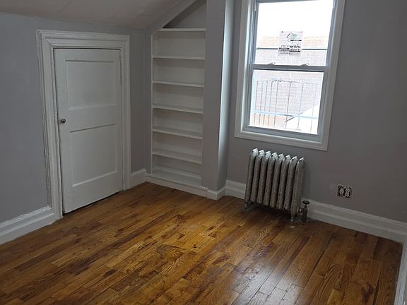4th image of 329 Beach 29 St #3