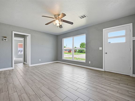 3rd image of 1532 Johnston Dr