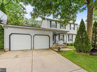 8 Crisfield Rd, Sicklerville, NJ 08081