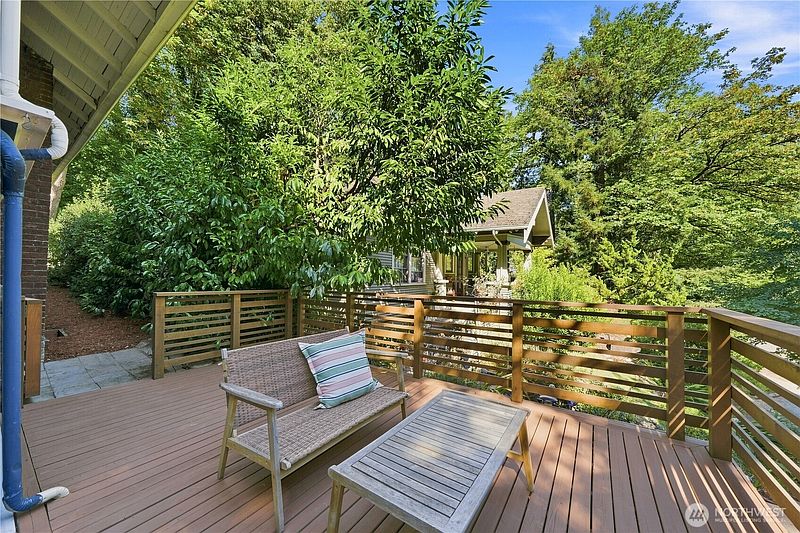 2nd image of 1731 Lake Washington Boulevard S