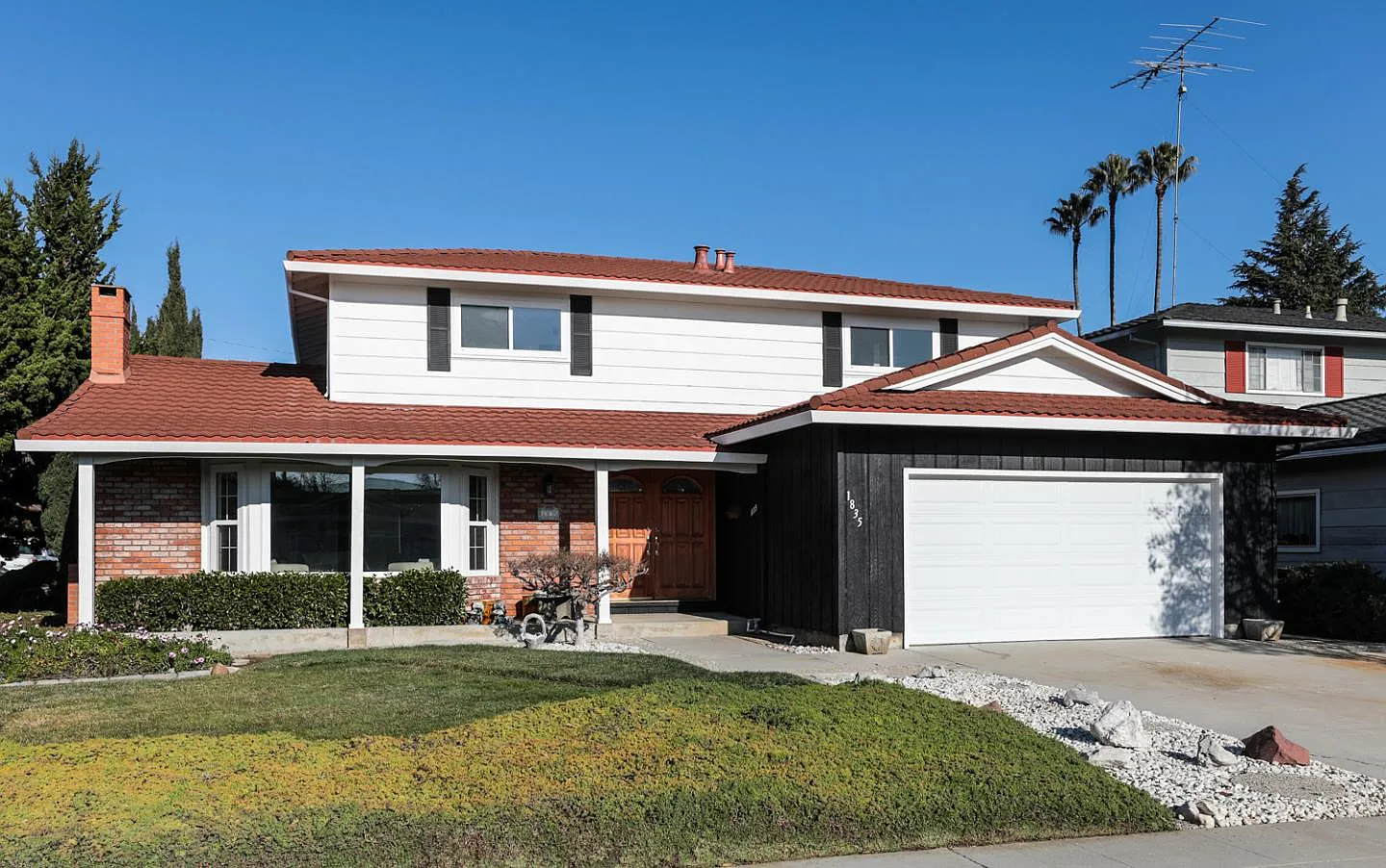 1835 Frobisher Way photo 1