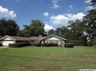 102 Collier Dr, Albertville, AL 35951