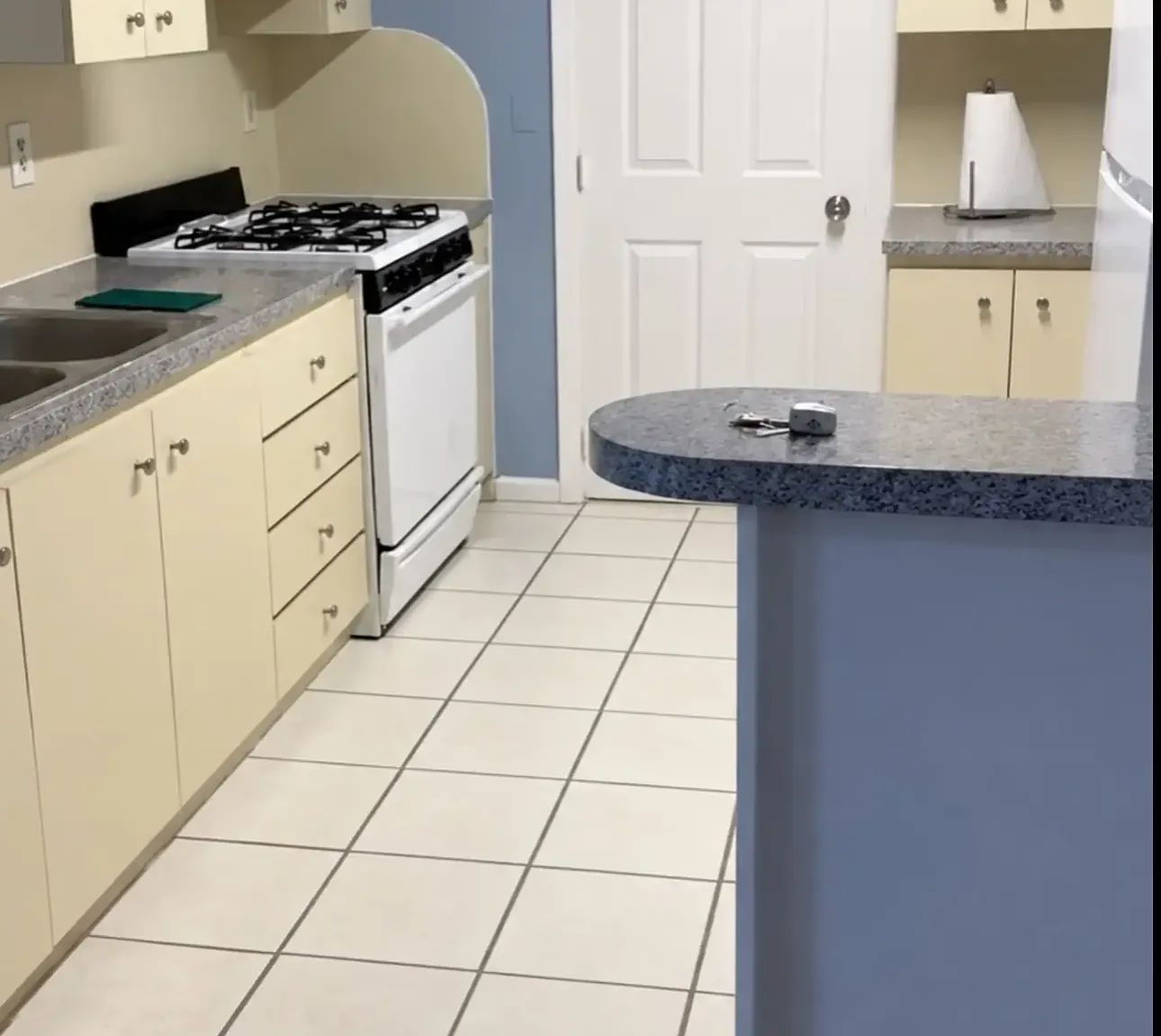3 bed, 1188 sqft, $3,000 — Photo 1