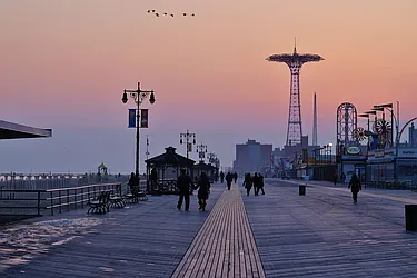 Sold by Thomas Lipovetsky, LREB