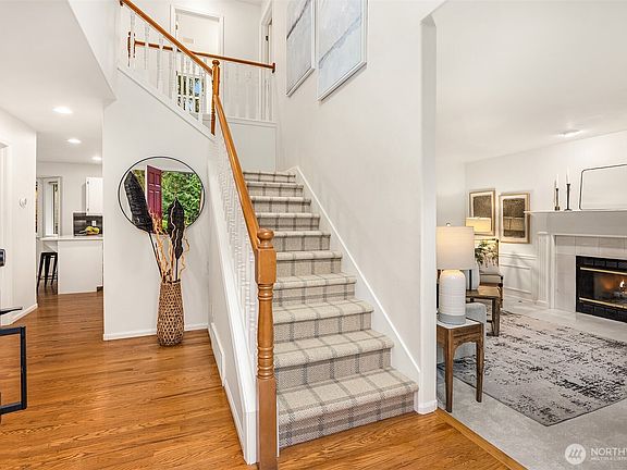 3rd image of 16437 241st Avenue SE