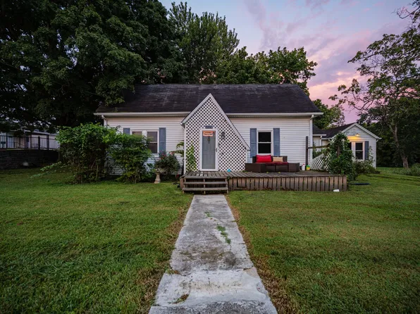 306 N Main St, Cornersville, TN 37047