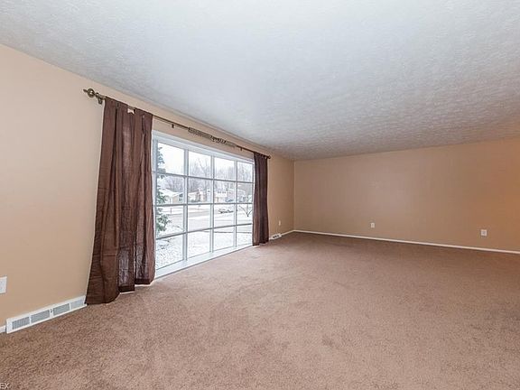 4th image of 7070 Hoover Dr