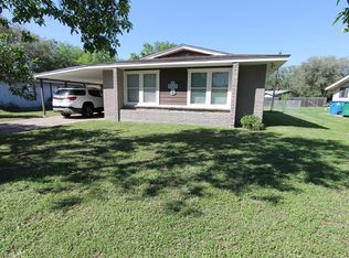 1813 Lucy Ln, Beeville, TX 78102