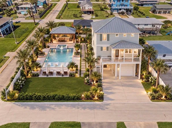 16534 John Davis Rd, Galveston, TX 77554