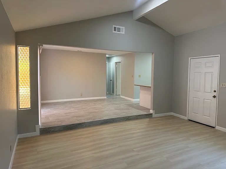 8044 N El Dorado St — Photo 2