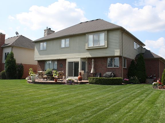 5th image of 46152 Riverwoods Dr