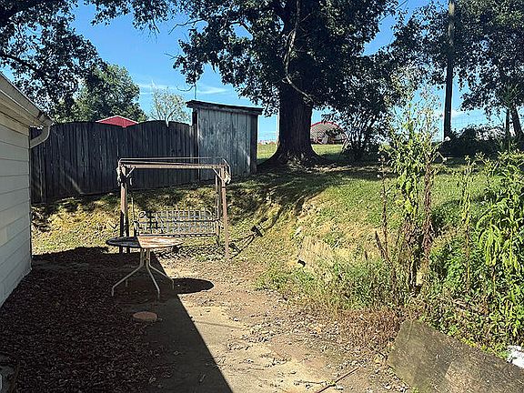 4th image of 622 Keeney Rd