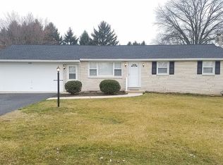 696 Sinking Springs Ln, York, PA 17404