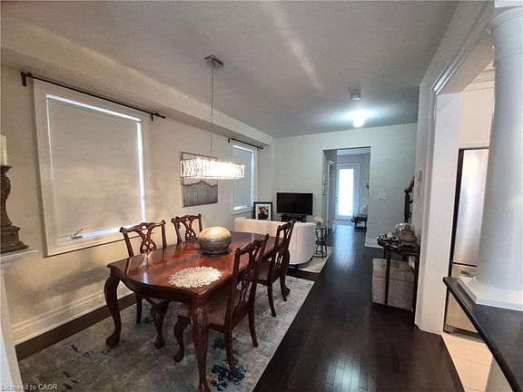 5th image of 610 Sweetwater Cres
