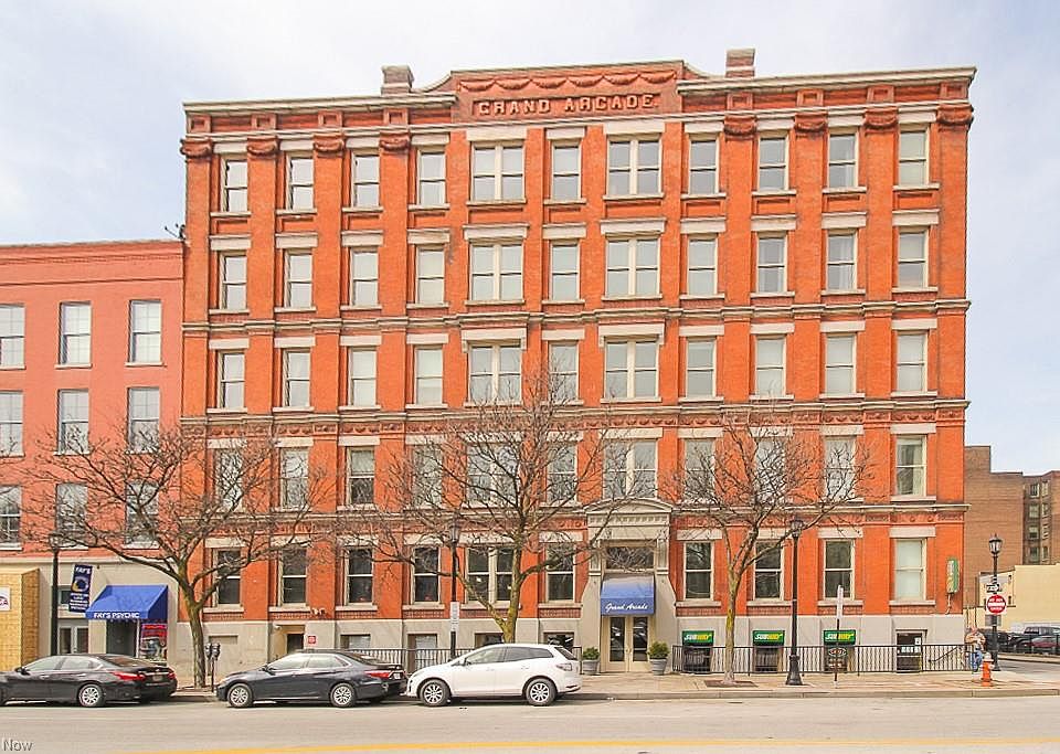 1st image of 408 W Saint Clair Ave APT 322
