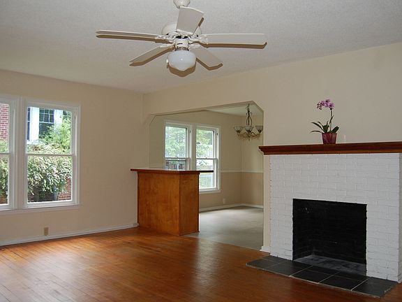 3rd image of 525 3rd Ave W
