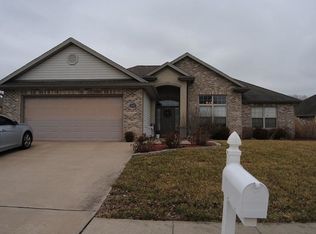 300 Bay Pointe Ln, Columbia, MO 65201