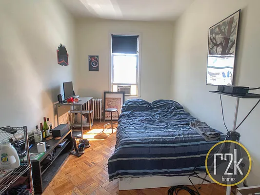 Rented by Realty 2000 Corp | media 14