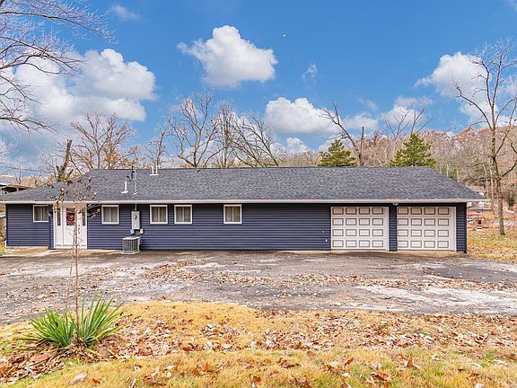 2nd image of 226 N Lake Dr
