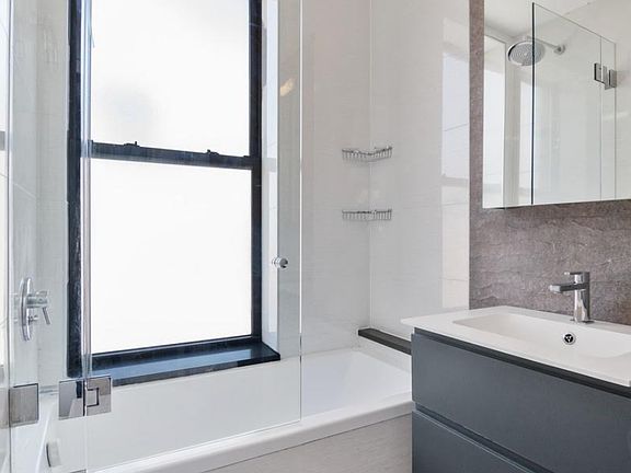 4th image of 161 Stanton St #1D