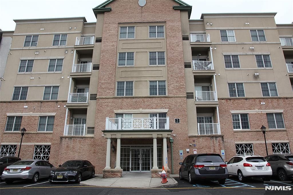2403 Windsor Park Ct #403
