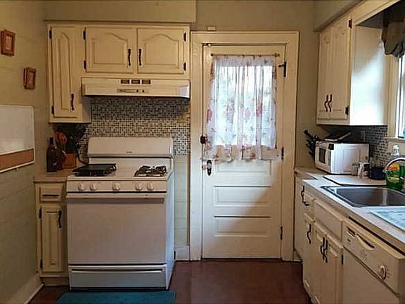 4th image of 556 Ridge Ave