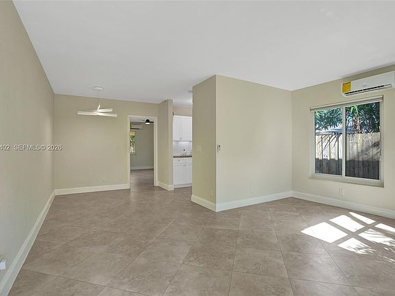 3rd image of 1427-1429 NE 17th Ct