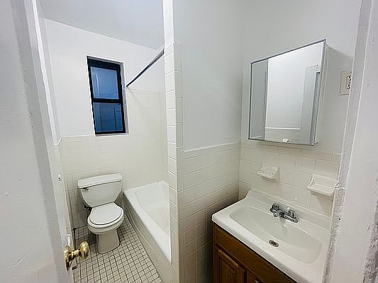 4th image of 2280 Grand Ave APT 1C