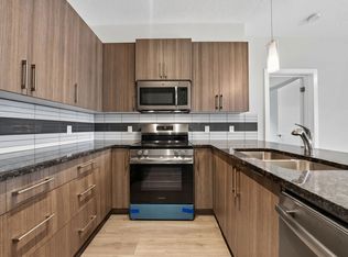 20 Sage Hill Ter NW #202, Calgary, AB T3R0W8