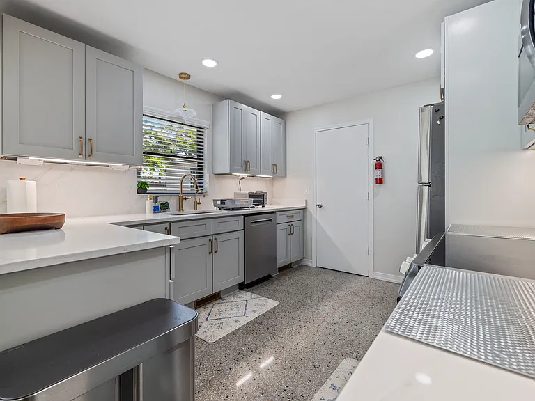 4923 Shetland Ave — Photo 13