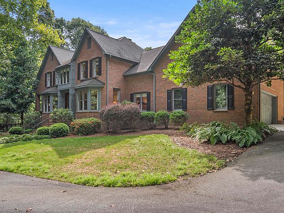 3rd image of 108 Oak Creek Ln
