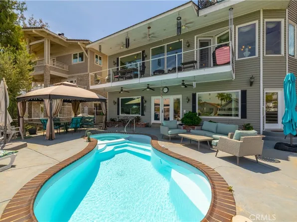 30594 Longhorn Dr, Canyon Lake, CA 92587