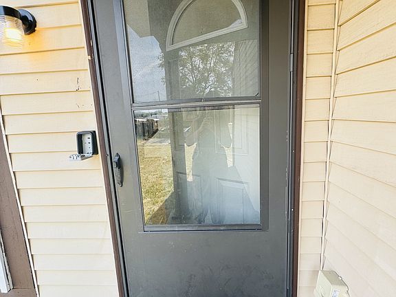 2nd image of 7964-7966 Goldsmith Dr #7964