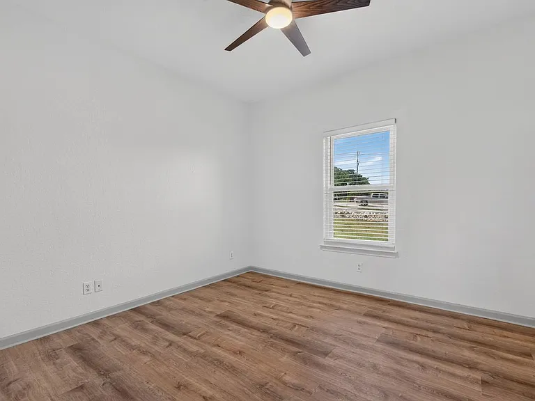 112 Remington Rd — Photo 14