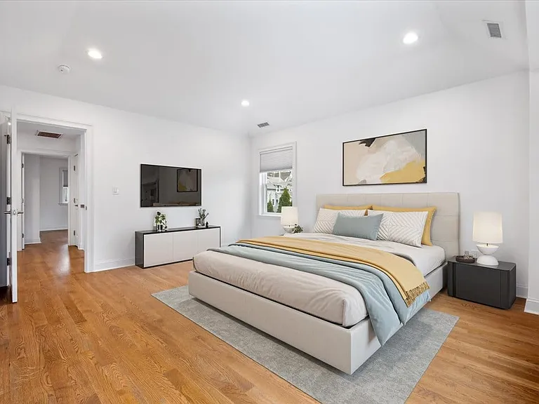 109 Lee Rd — Photo 10