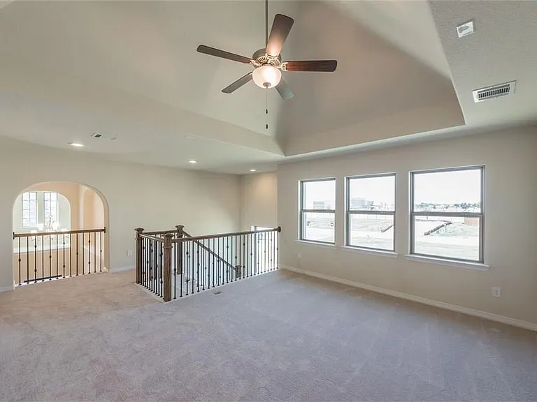 560 Thoroughbred Ave — Photo 19