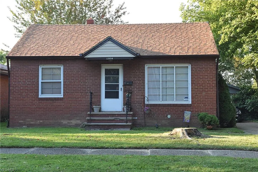 12054 Geraldine Ave photo 1
