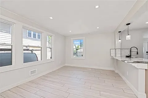 2944 Lake Ave — Photo 6