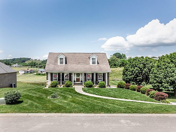 2nd image of 4195 Scarlett Oak Dr