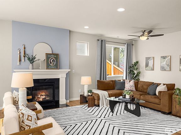 4th image of 932 Clearwater Court
