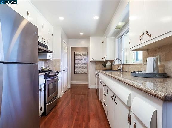 2nd image of 5144 Pleasant Valley Dr