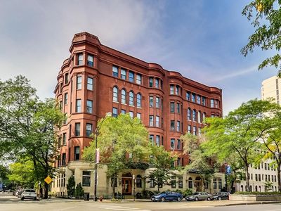 (Undisclosed Address), Chicago, IL, 60610