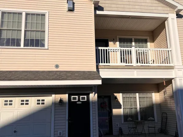 202 North Ridge Estates, Troy, NY 12182