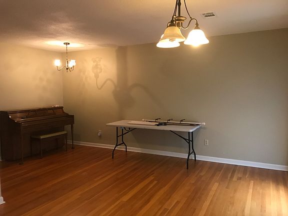 5th image of 823 Inglewood St