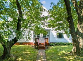 58-60 1st St, Plainfield, CT 06374