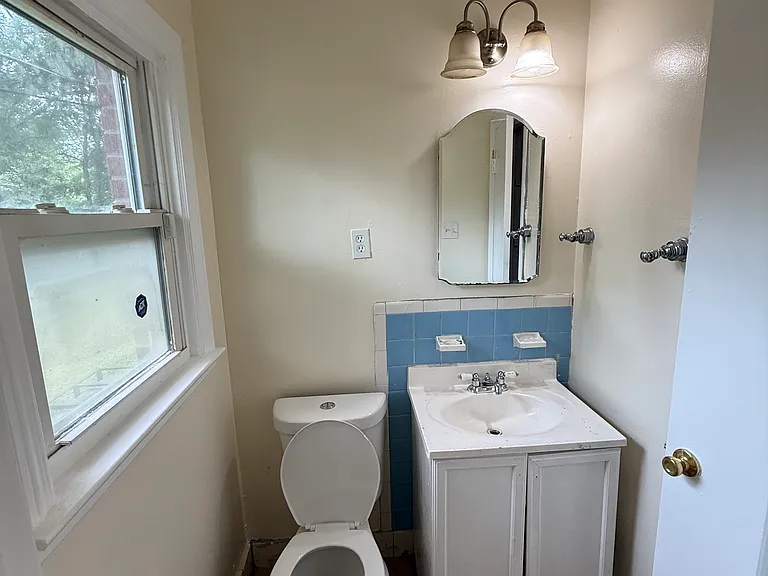 1838 Woodburn Dr — Photo 16