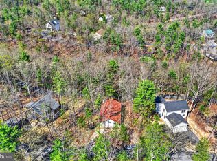 213 Morrie Dr, Basye, VA 22810